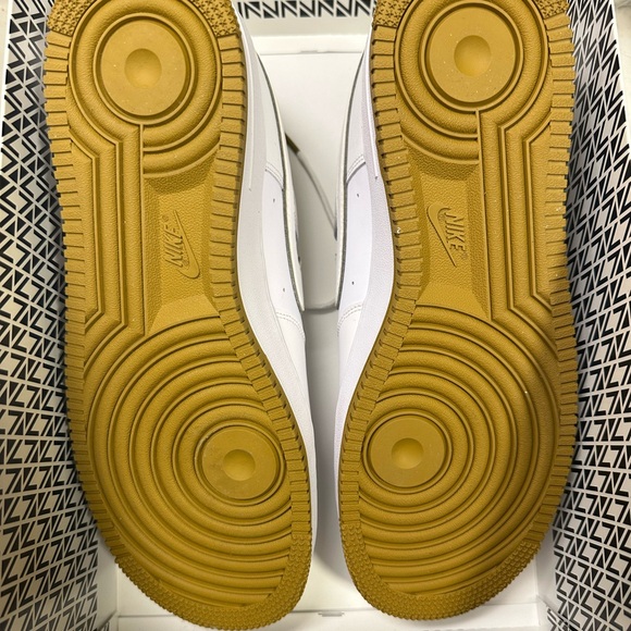 Men’s Nike Air Force 1 ‘07 Sneaker - Picture 6 of 7